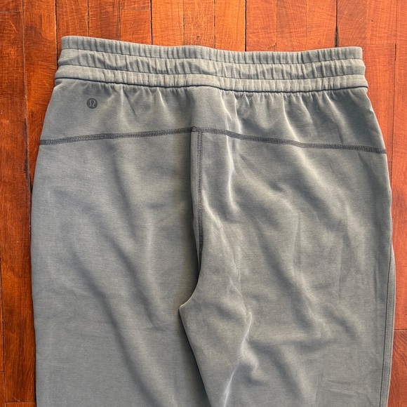 Lululemon Softstreme Straight Leg Split Hem 23” Crop - 8 - Smoked Spruce - NWOT! - Picture 7 of 9